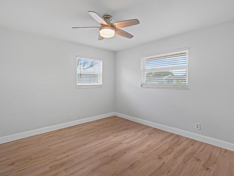 1st image of 9 Robalo Ct
