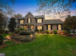 22 Byron Dr, Mount Laurel, NJ 08054