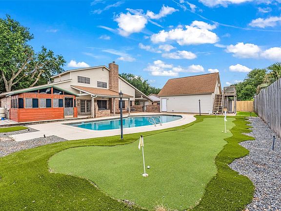 3rd image of 2202 Erin Glen Ct