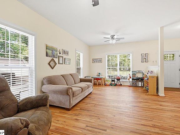 5th image of 1129 Casey Rd