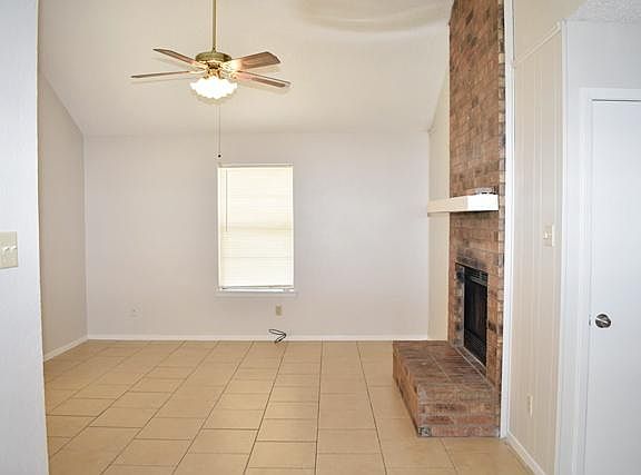 2nd image of 7725 Sable Ln