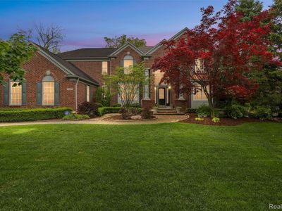 5687 Stonehaven Blvd, Rochester, MI, 48306
