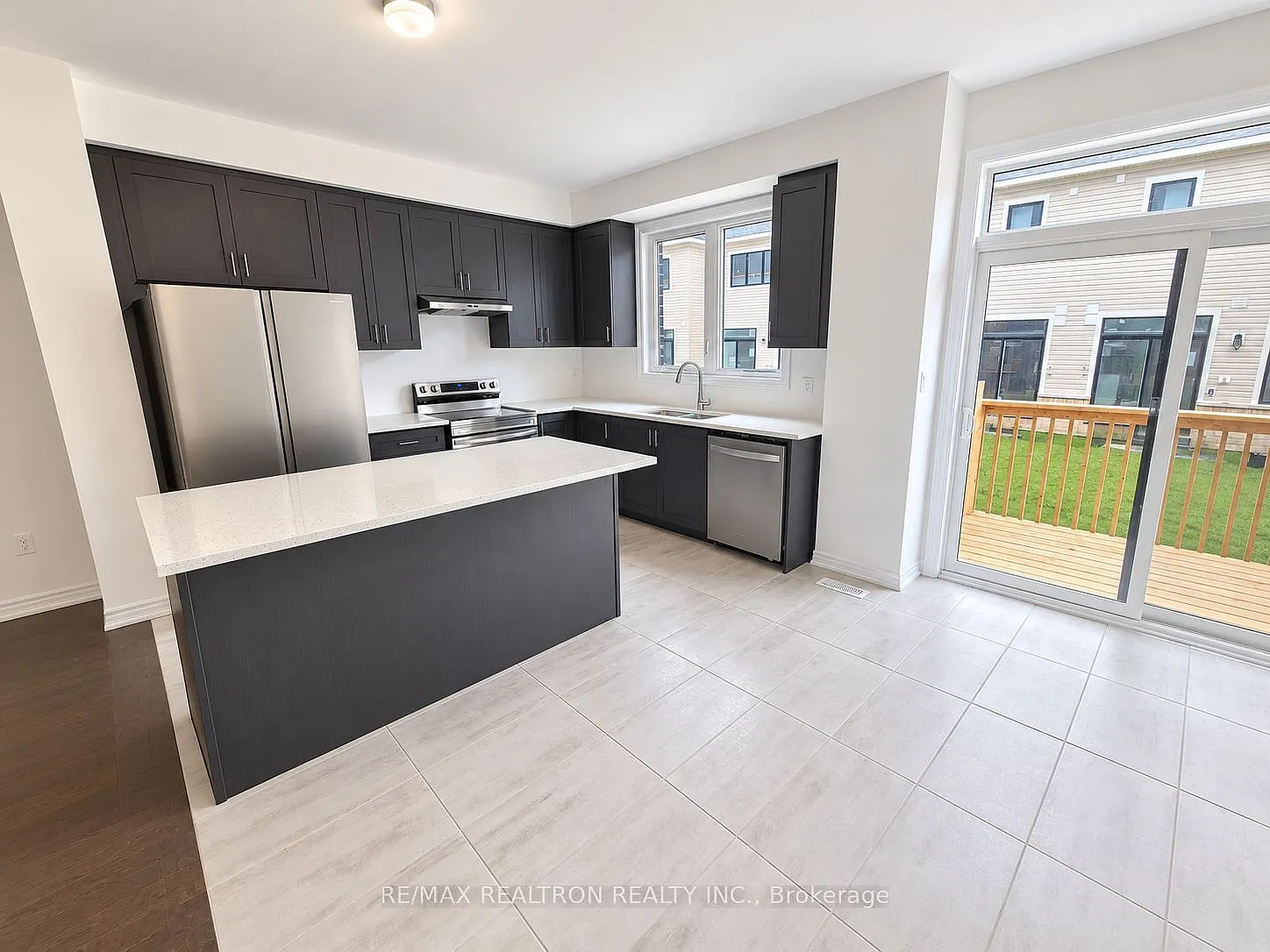 3 bed, $2,800 — Photo 2