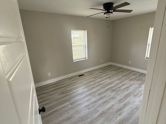 5th image of 215 N 1st St