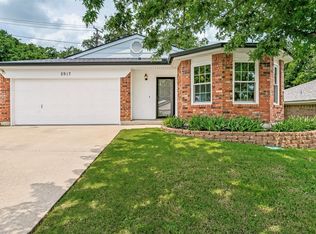 5917 Santa Fe Dr, Arlington, TX 76017