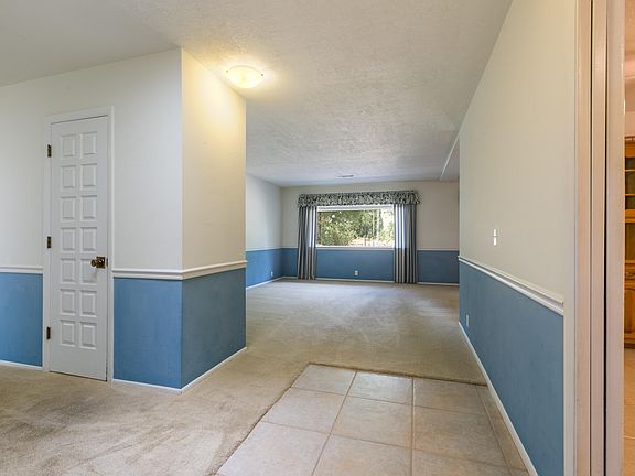 3rd image of 3036 Palo Alto Dr NE