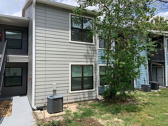 2nd image of 3716 Idlebrook Cir APT 110