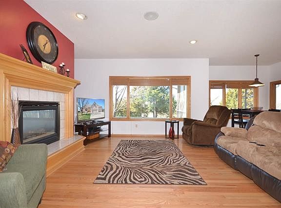 5th image of 1003 N Tiffany Ct