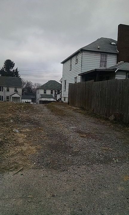 2nd image of 524 Farnsworth Ave