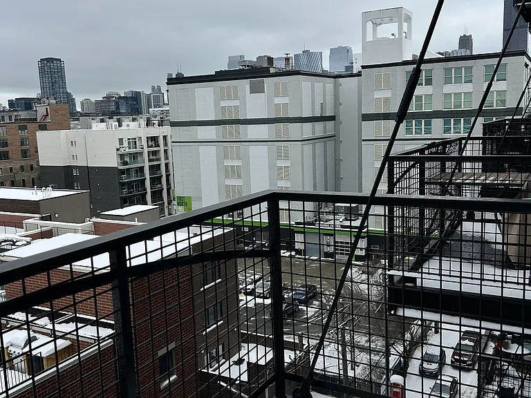 1224 W Van Buren St #615 — Photo 9