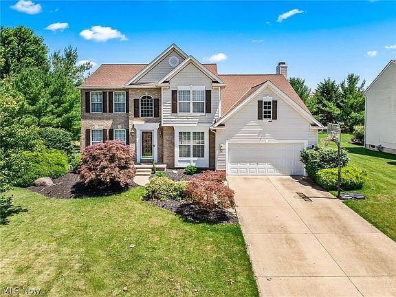 3rd image of 9195 Victoria Ln