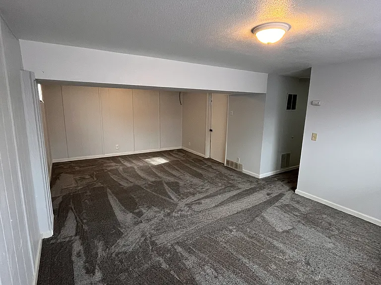 6902 S 32nd Ave — Photo 9