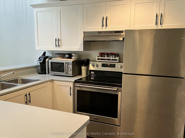146 Settlers Way #17 — Photo 7