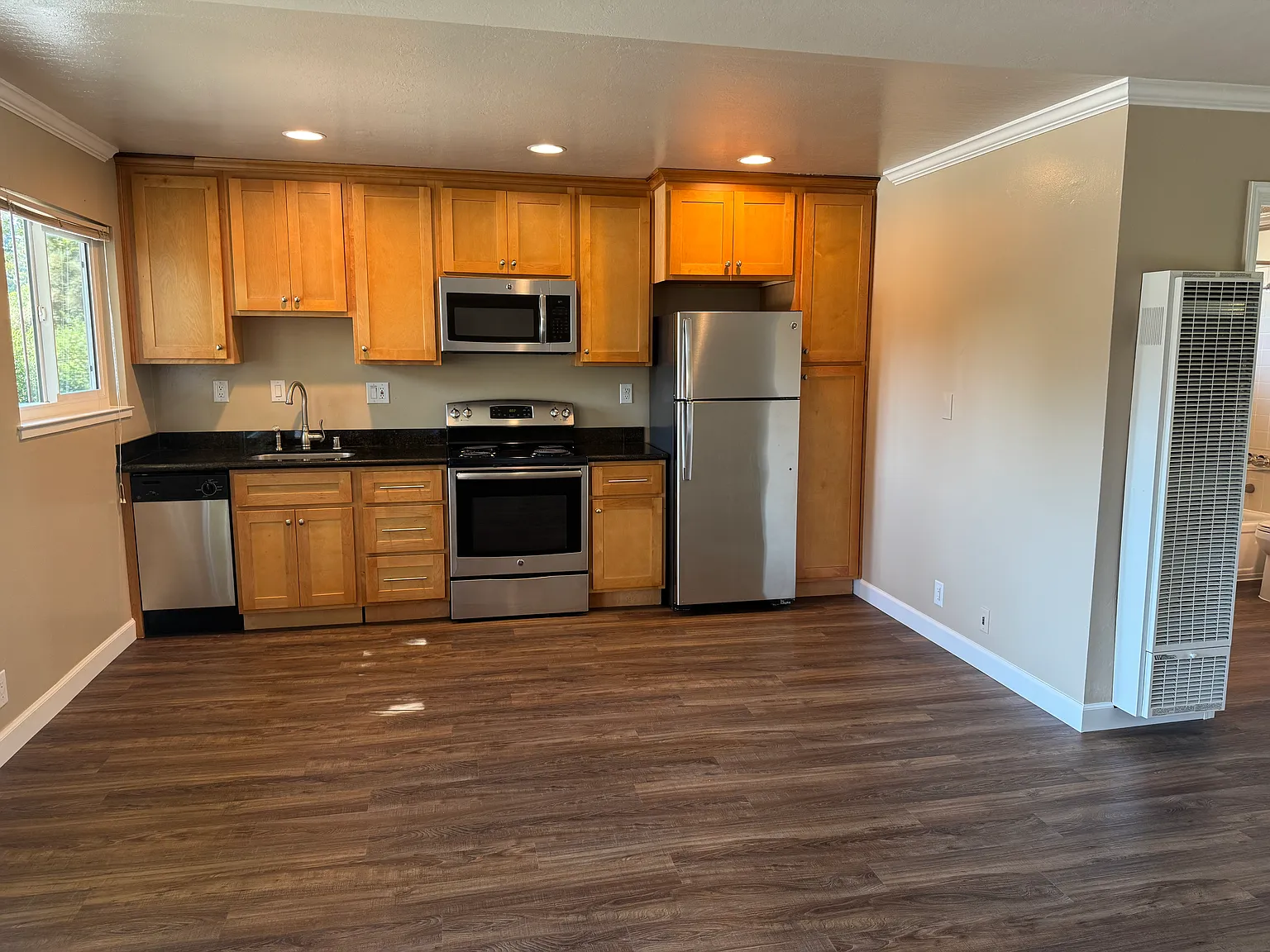 Studio, $2,780 — Photo 4