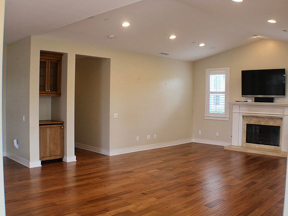 3rd image of 4980 El Carro Ln