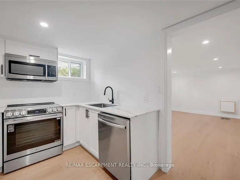 1339 Augustine Dr — Photo 12