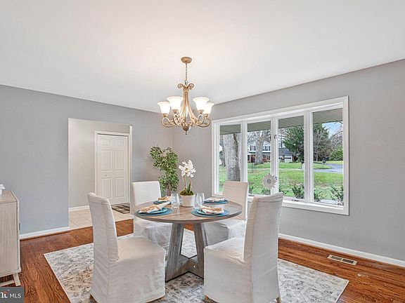 3rd image of 5205 Gate House Ct