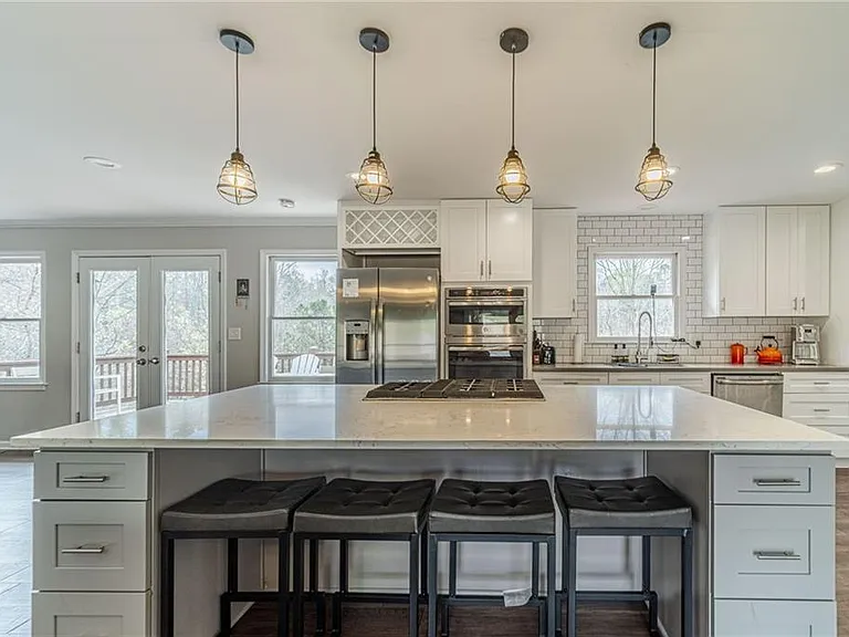 691 Harbor Cv — Photo 17