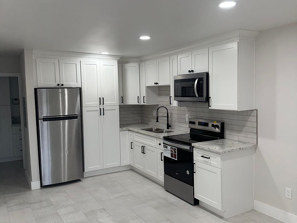 1st image of 404 S Chestnut Ave #204
