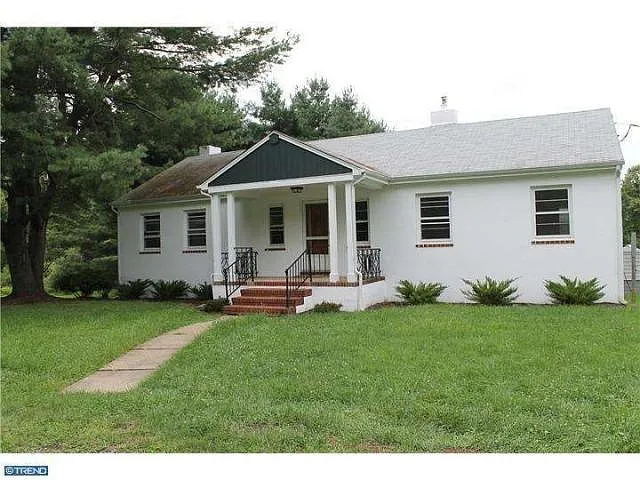 698 Rosedale Rd photo 1