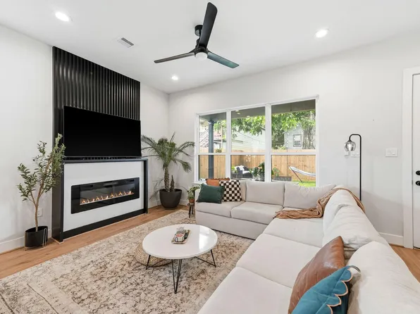 1309 Noble St, Houston, TX 77009