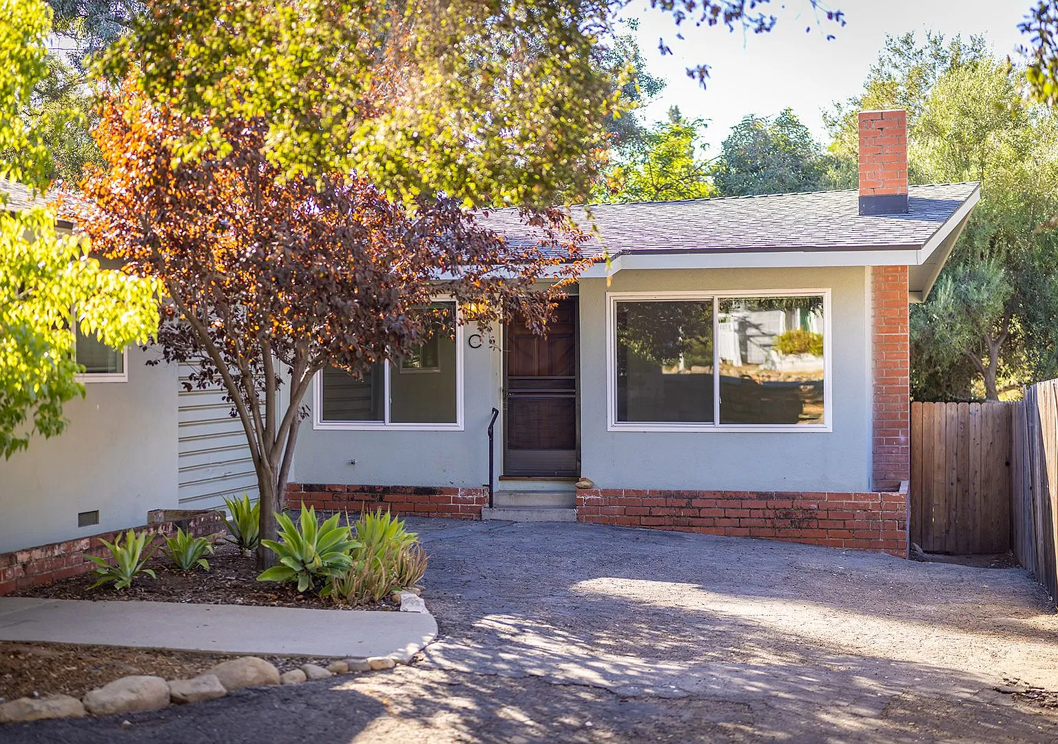305 W Aliso St — Photo 1