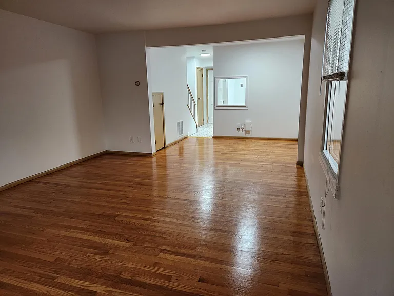 350 Fairmont Ave — Photo 2