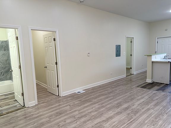 4th image of 9605 S Avenue L #1R