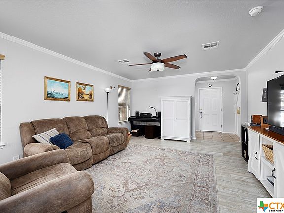 5th image of 325 Hummingbird Dr