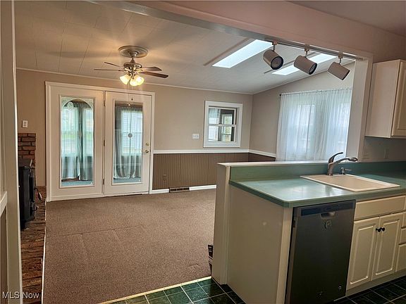 4th image of 182 Linden Dr