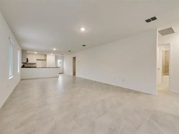 3rd image of 9724 Skyhawk Ave