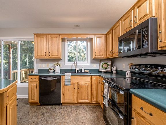 5th image of 286 Old Forge Ln
