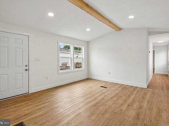 5th image of 857 Buttonwood Ave