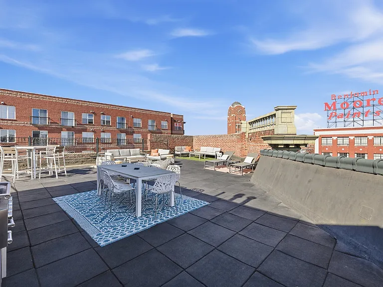 2441 N Broadway #203 — Photo 18