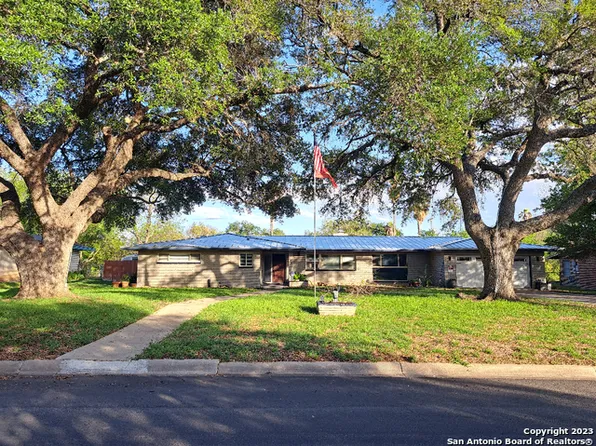 304 Tamworth Dr., San Antonio, TX 78213