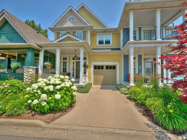 14 Tulip Tree Cmn, Saint Catharines, ON L2S 4C8