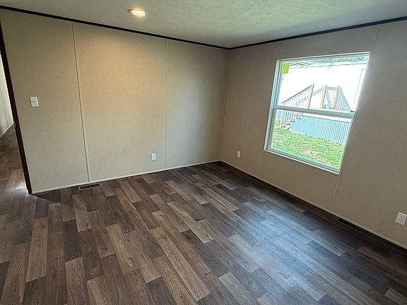 2nd image of 923 Lovers Ln #30