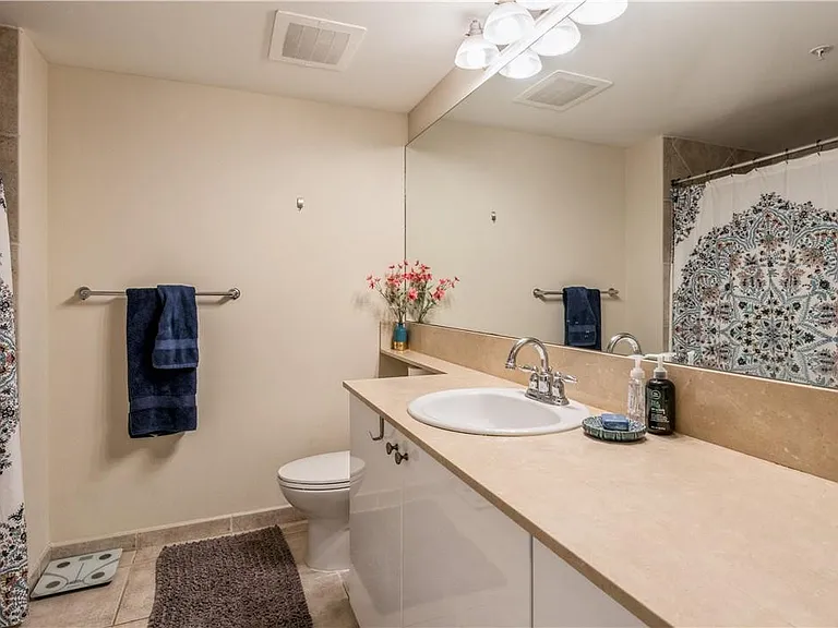 625 Casa Loma Blvd #705 — Photo 8