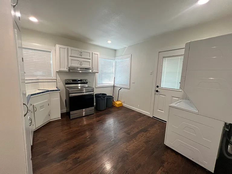 925 Donaldson Ave #925 — Photo 6