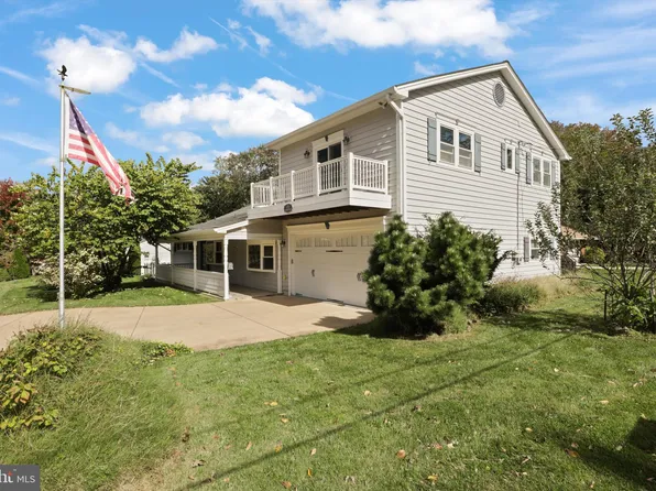 5202 Garner St, Springfield, VA 22151