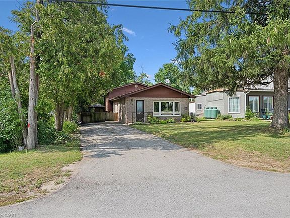 4th image of 26 Lake Ave