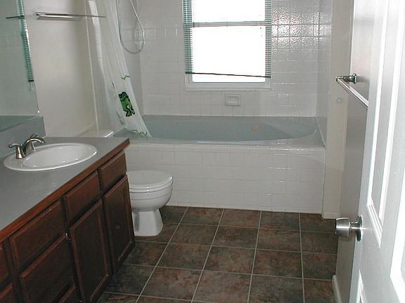 5th image of 1089 W Shields Ln