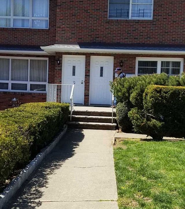 1st image of 2453 Rossett St Floor 2
