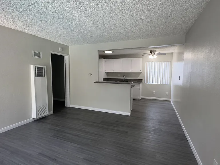 14517 S Vermont Ave — Photo 23