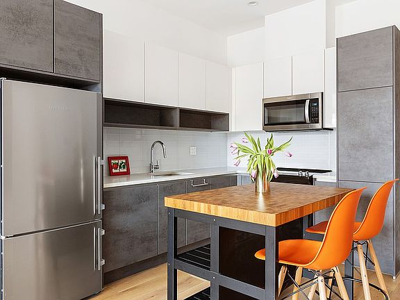 4th image of 256 Winthrop St #4A