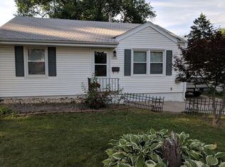 5706 Manderson St, Omaha, NE 68104