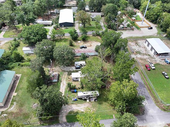 4th image of Lakeaire Ter