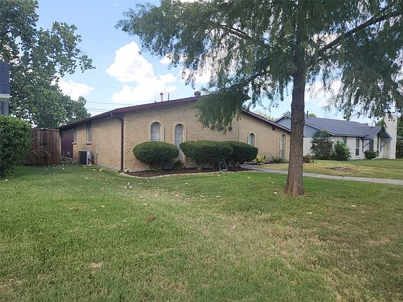 5th image of 2109 Overglen Dr
