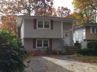 430 Shelter Rd, Ronkonkoma, NY 11779