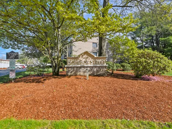10 Bourbon St APT 12, Peabody, MA 01960